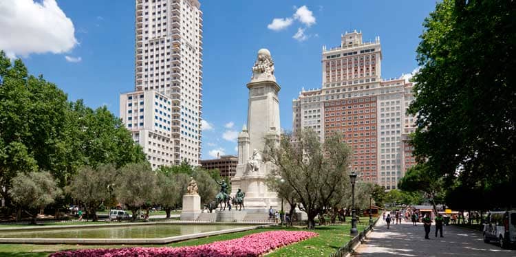 Alquiler de coches en Madrid Plaza Espa�a - BCO